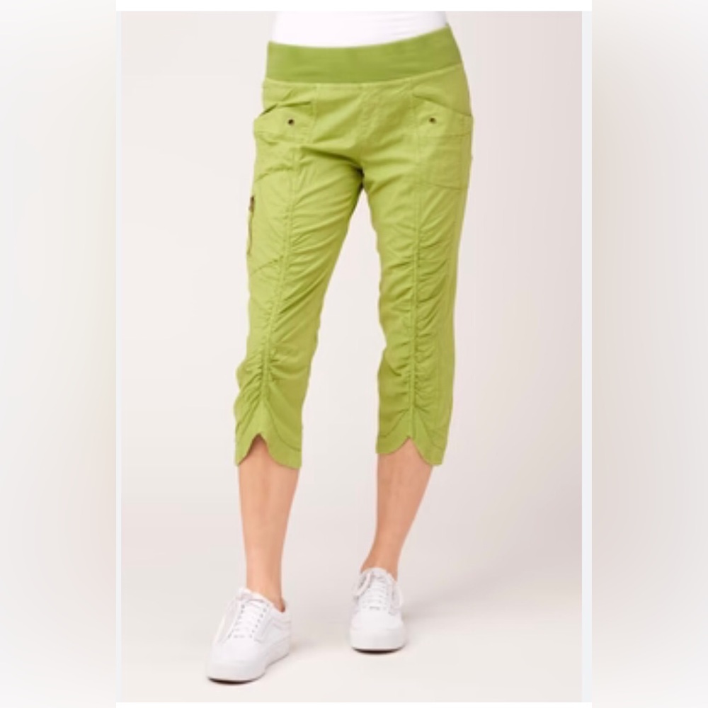 XCVI Iris Crop in Citron Pigment Size Small